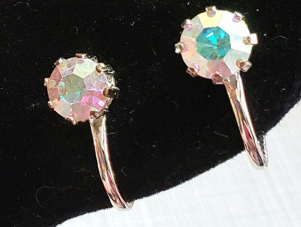 Vintage Petite Rhinestone Earrings Screw back Special Occasion Bridal sb-44